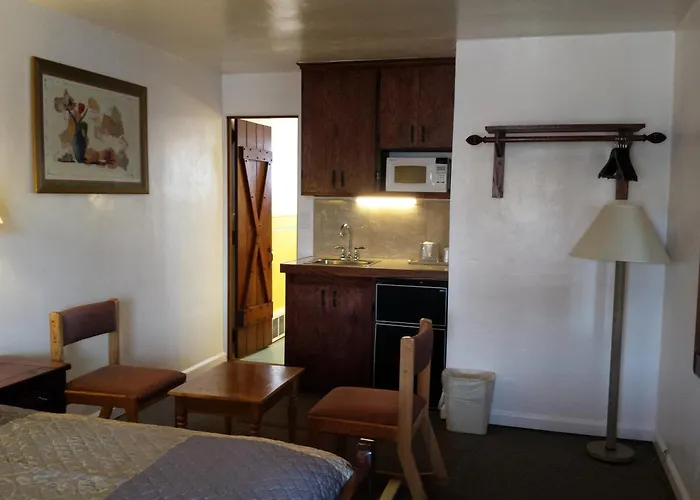 Sands Motel 2*